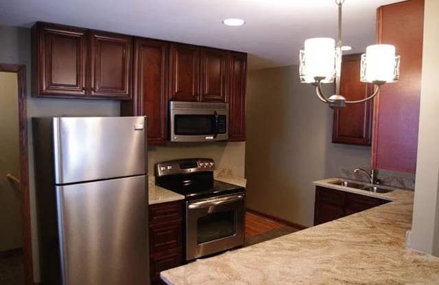 1103 - 1105 22nd Ave Se