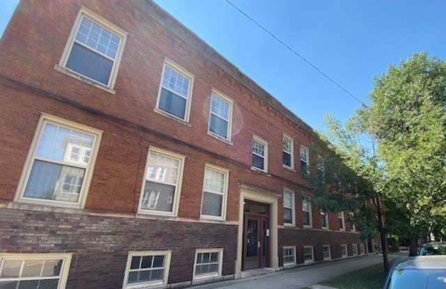 2123 W Ainslie Street unit: 1