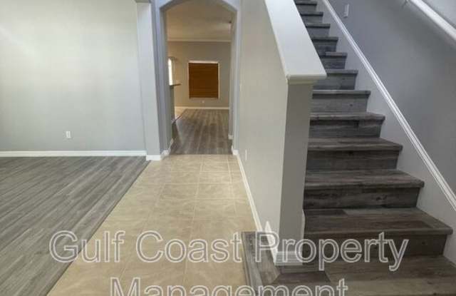 2827 Suncoast Lakes Blvd