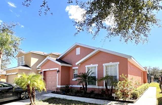 Photo of 1904 Royal Ridge Dr