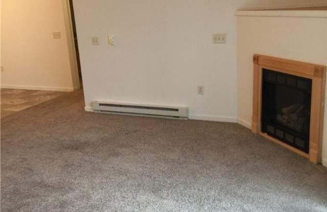 1720 Manwaring Avenue unit: 8