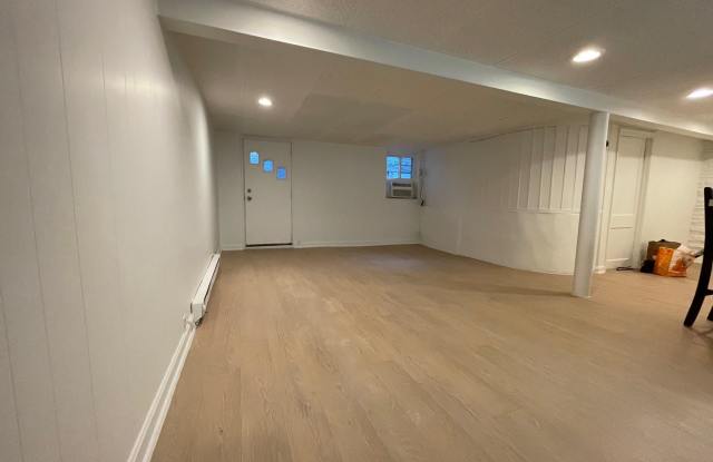 4611 EDMONSTON Road unit: B