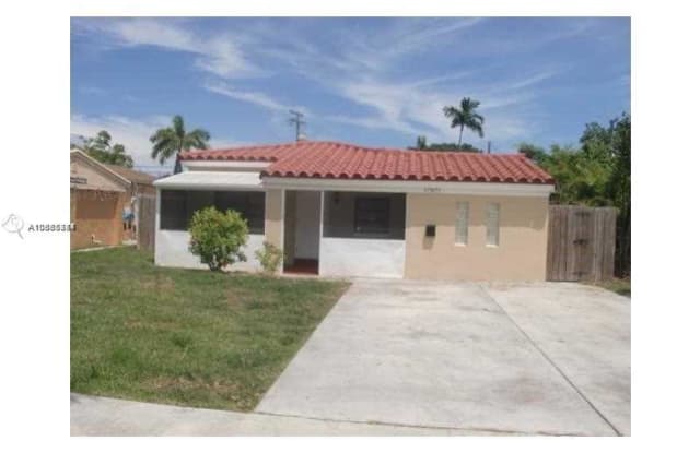 17871 NE 19th Ave - 17871 Northeast 19th Avenue, North Miami Beach, FL 33162