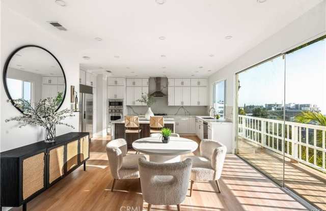 Photo of 2019 Sunset Plaza Drive