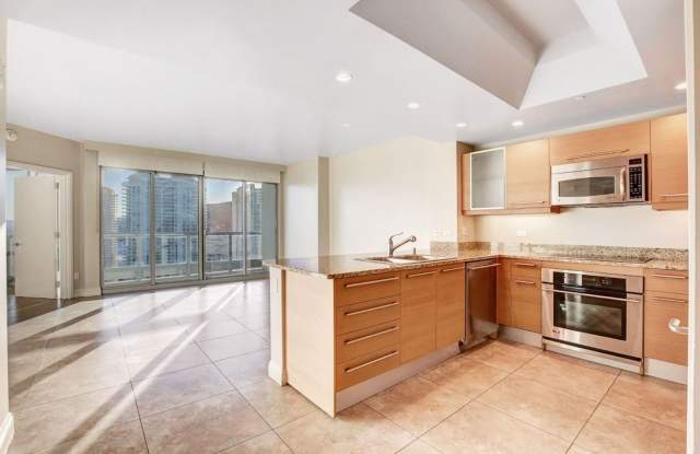 Turnberry Towers 2805W-City/Golf Course/Mtn Views from this Stunning 1Bd/1.5Ba Residence