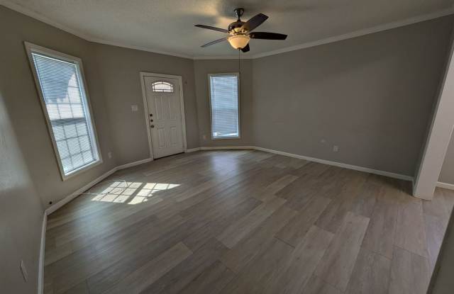 2423 Ave C Beaumont, Tx 77701 **$200 off 1st Mo.**