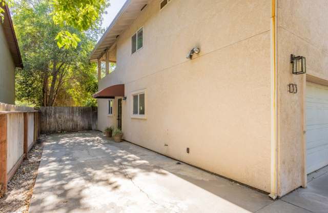 Ultra Unique Chico Tree House in The Avenues