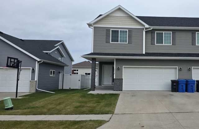 Photo of 3-bedroom Twinhome