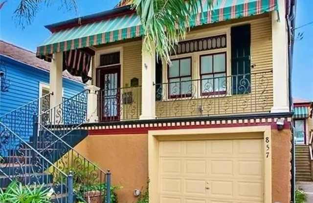 Photo of 857 ROOSEVELT Place