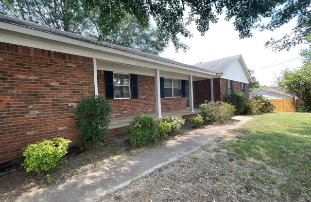 4071 Saint Elmo Ave. - 4071 St Elmo Avenue, Memphis, TN 38128