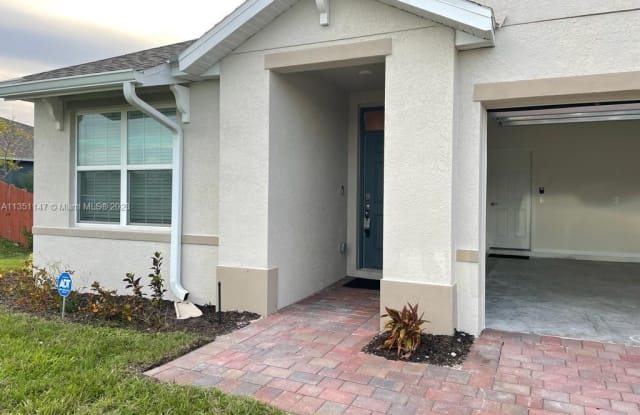 2704 NW 4TH AVE - 2704 Northwest 4th Avenue, Cape Coral, FL 33993