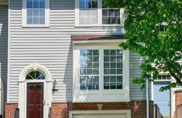 7723 BLUEBERRY HILL LANE