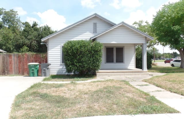 1502 N. Cameron - 1502 N Cameron St, Victoria, TX 77901