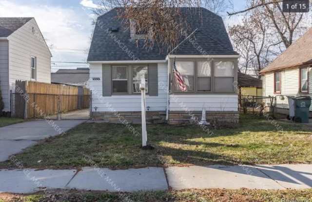 23313 Hazelwood Ave