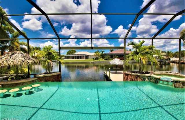3928 SW 27th Court