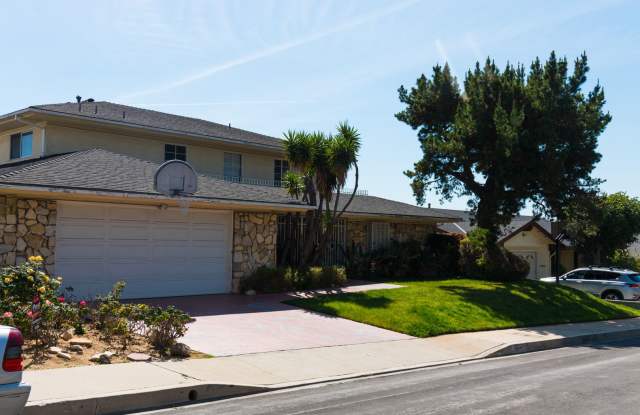 Photo of Los Feliz/Hollywood Hills AMAZING 6 Bed/4 Bath/Pool Luxury Home for Lease!