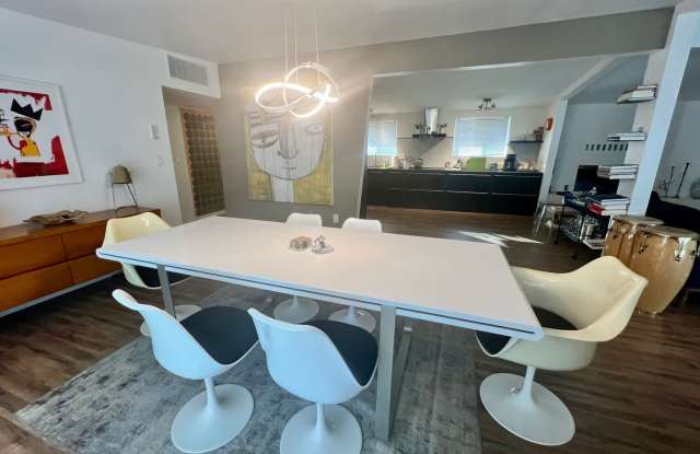 3 Bedroom 2 Bathroom - Fully Furnished - Mid Century Modern