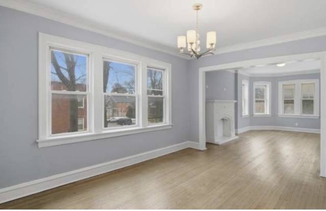 7700 South Saint Lawrence Avenue