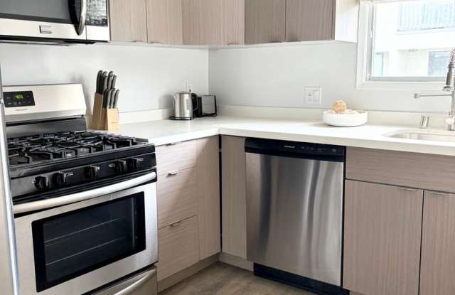 2727 Abbot Kinney Apartments, Venice CA