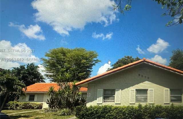 9010 NW 38th Dr