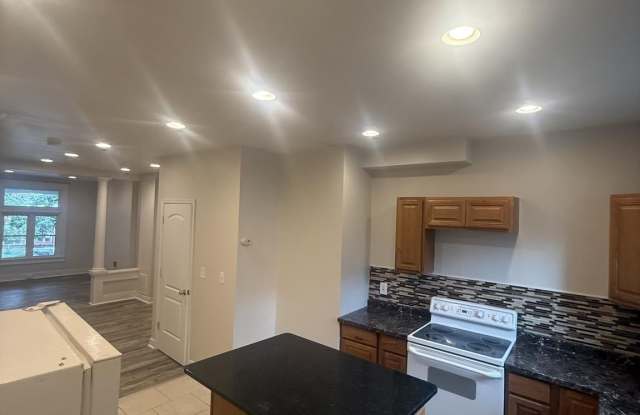 2753 W FAIRMOUNT Avenue