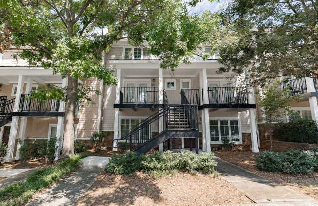 3-Bedroom Townhouse in the Summit of Athens