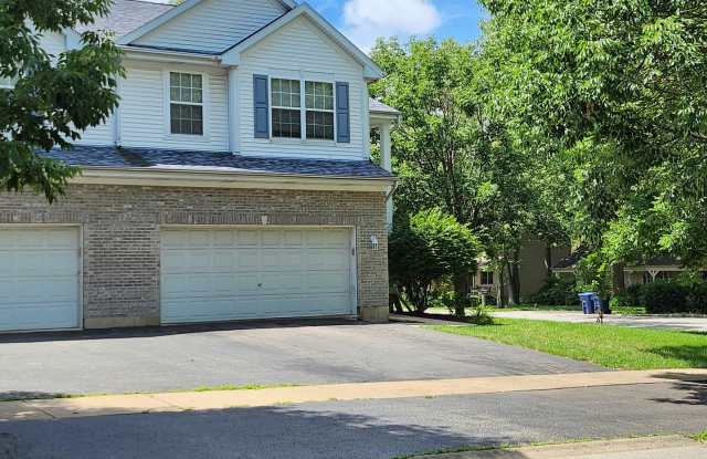 704 RED OAK Court