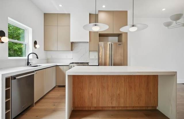 Photo of 1570 Flat Shoals Road SE