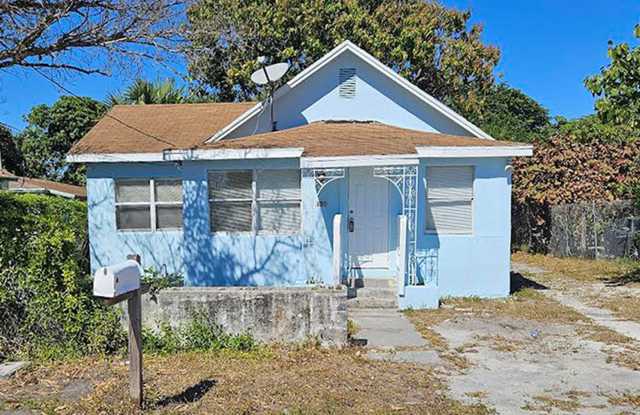 3 Bedroom 2 Bathroom Single Family House