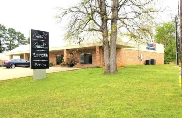 1317 (s Palestine) 1317 S. Palestine