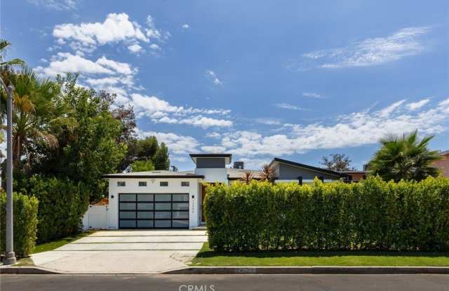 12606 Emelita Street