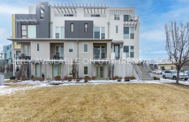 Photo of 4738 W Daybreak Rim Way