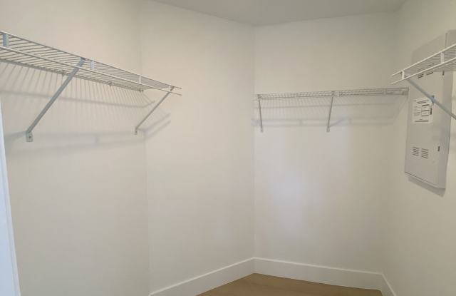 2555 Northeast 179th Street