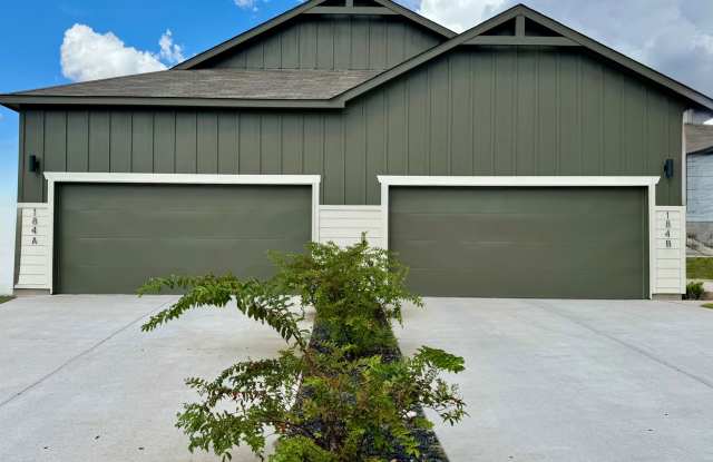 Stunning 3x2 Luxury Duplex in Buda, TX!