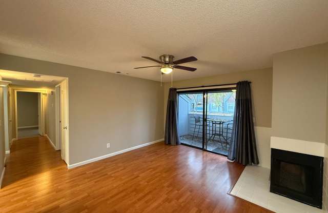 Photo of 2 bed 1 bath condo available in Natomas area