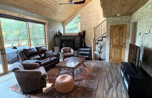 Winter Seasonal Rental- 231 E. Rabbit Ct.