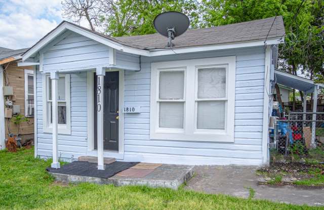 2BR/1BA Ideal Home Near Downtown