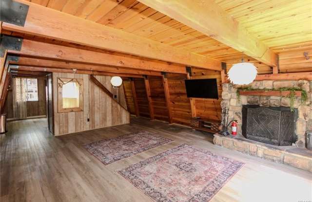 409 West Sherwood Boulevard