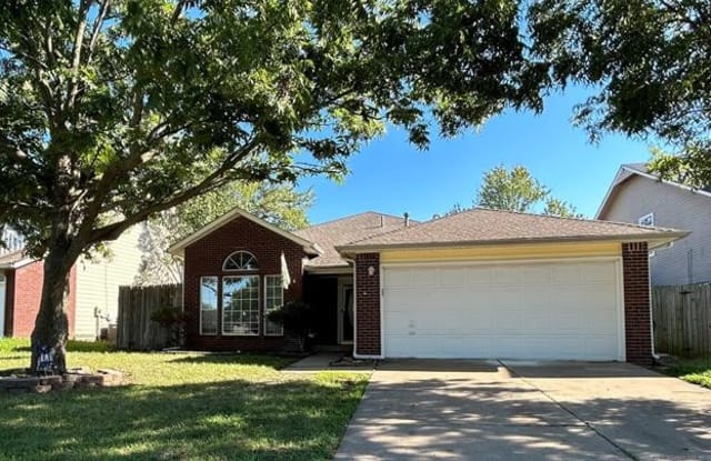 8928 E 87th Place - 8928 East 87th Place, Tulsa, OK 74133