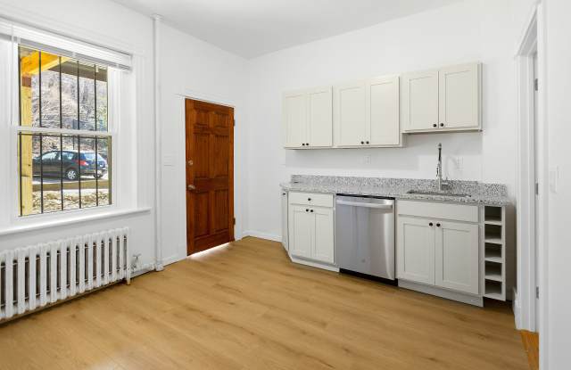 868 Huntington Avenue