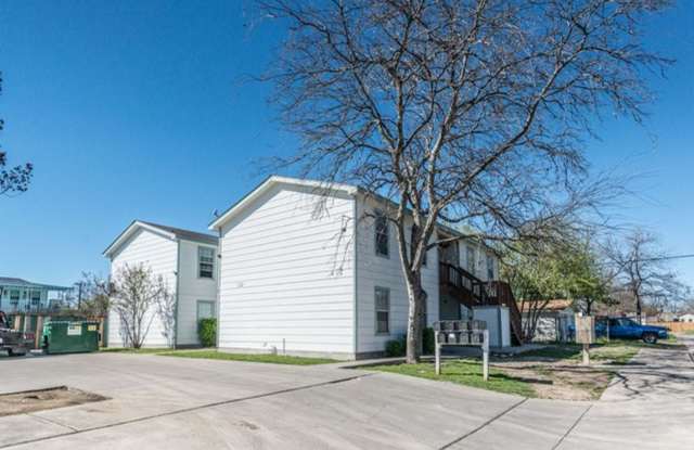 Renovated 2 Bedroom Apartment in Jefferson Near Downtown San Antonio
