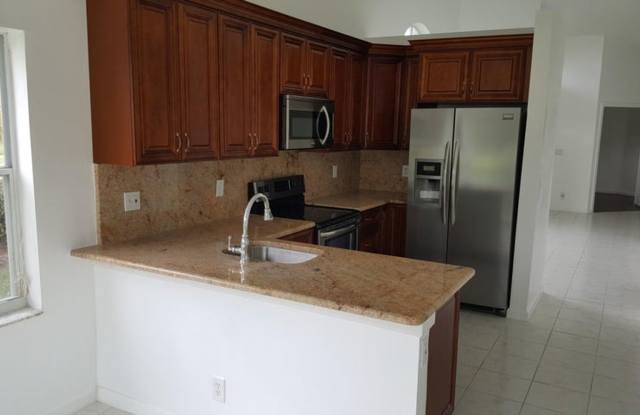 10553 Pelican Drive, Wellington, FL 33414