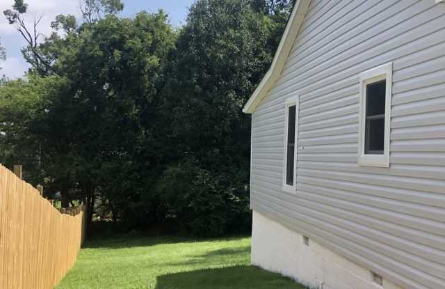 126 Eden Street Northwest