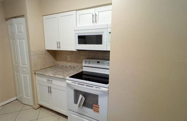 2283 HOWLAND BOULEVARD