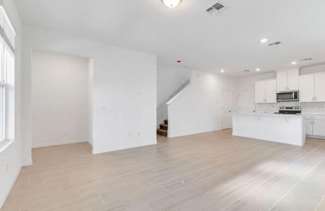 4613 CROSS PRAIRIE PARKWAY