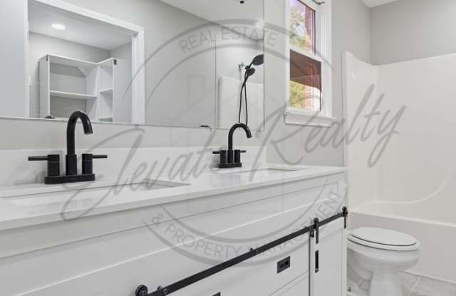 **SPRING SPECIAL: FIRST FULL MONTH FREE Three Bedroom home in Clarksville with Basement!