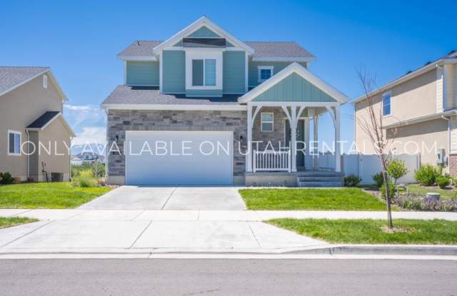 3205 W 1670 N