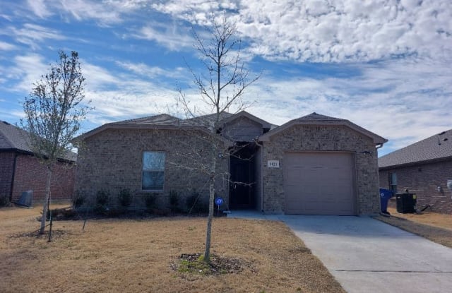 1421 Warringwood Dr - 1421 Warringwood Drive, Greenville, TX 75402