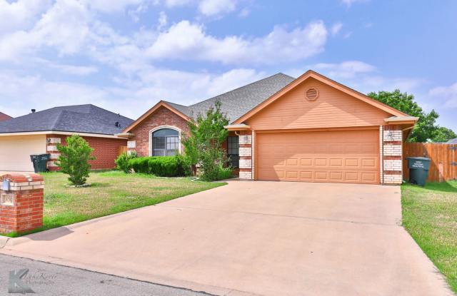 4 bed 2 bath; newer carpet!