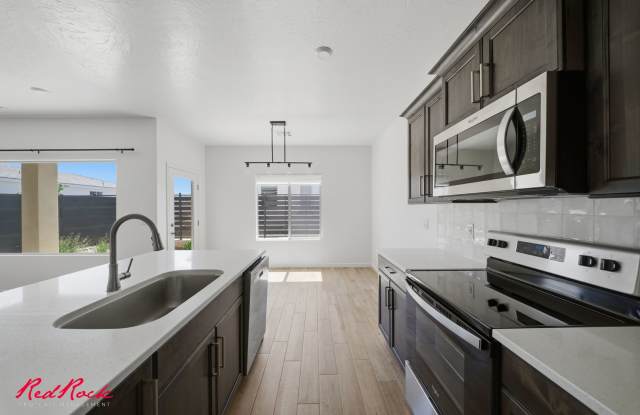 Pet Friendly 4 Bedroom Home in a Beautiful Neighborhood!